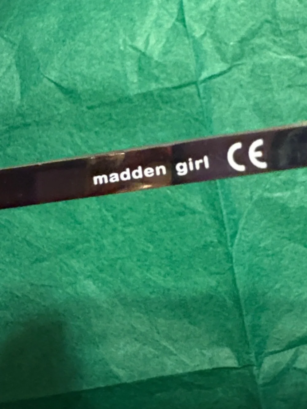 Madden Girl Aviator Sunglasses Gold w/Brown accents.